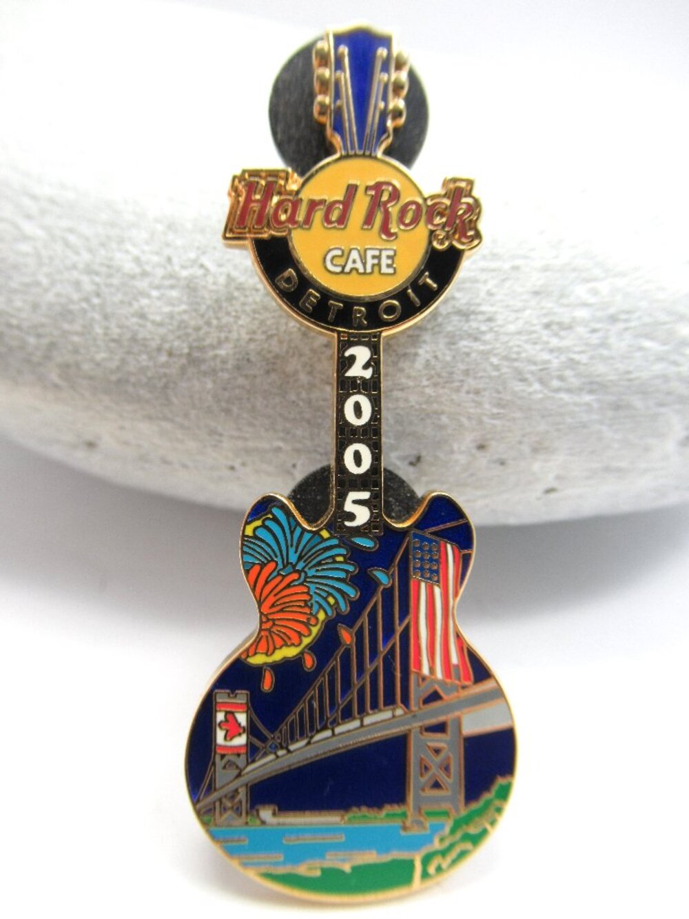 Vintage Guitar Pin